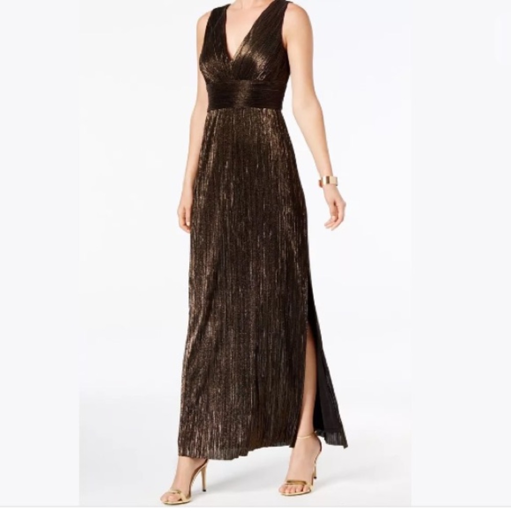 NWT Jessica Howard Black Gold Dress !